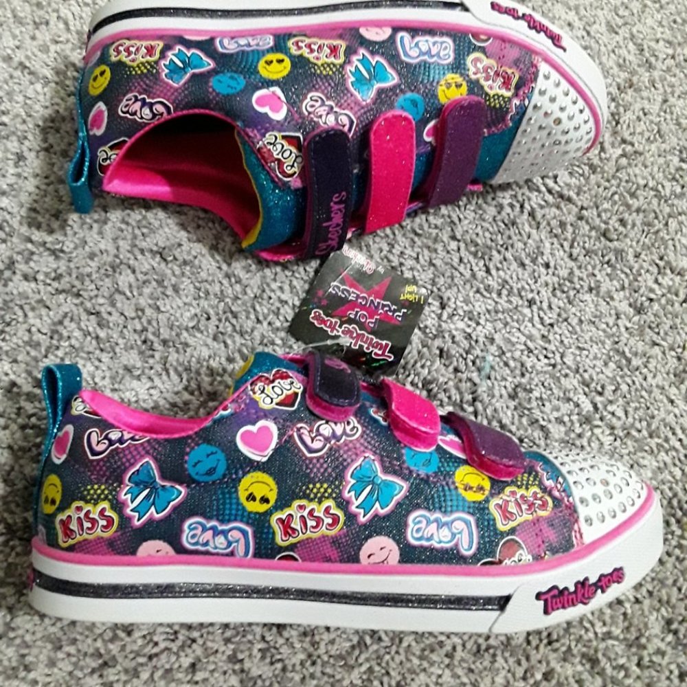 Skechers  Sparks twinkle-toes,  big girls sz 2